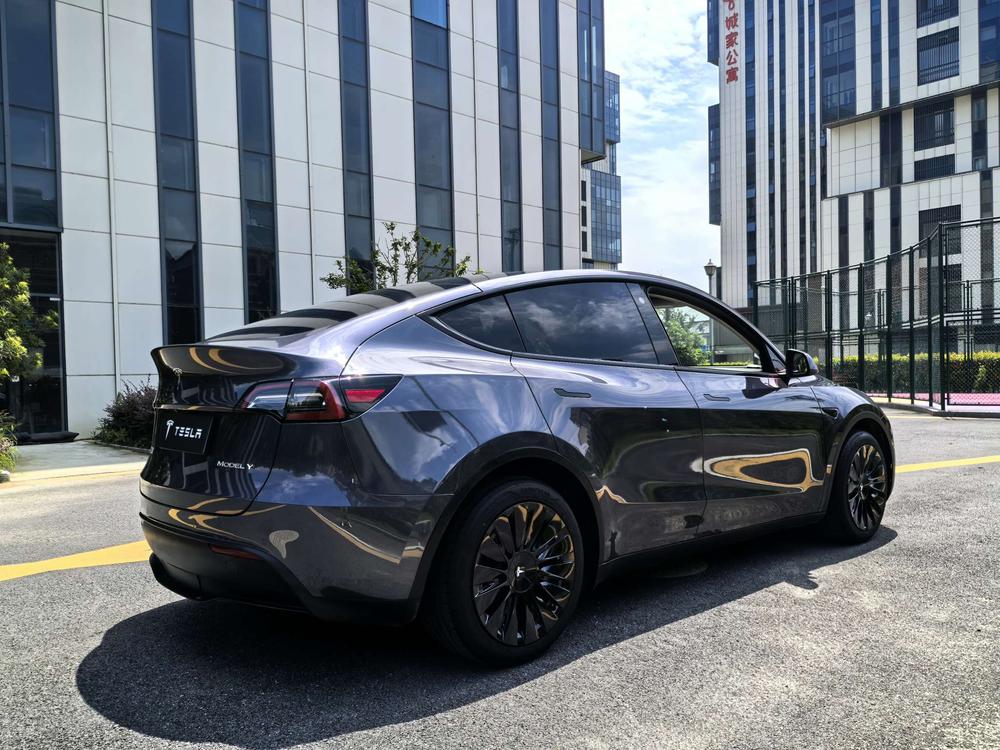 Tesla Model Y 2023 #7 Tesla Model Y 2023 car image #7