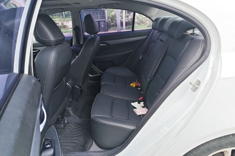 GEELY Emgrand 2021 car image #17