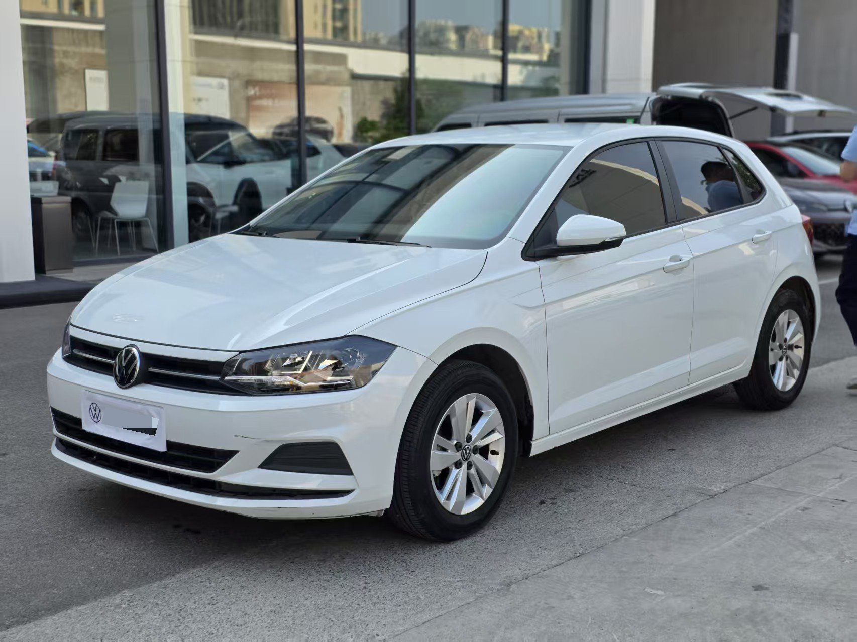 Volkswagen Polo 2023 car image 