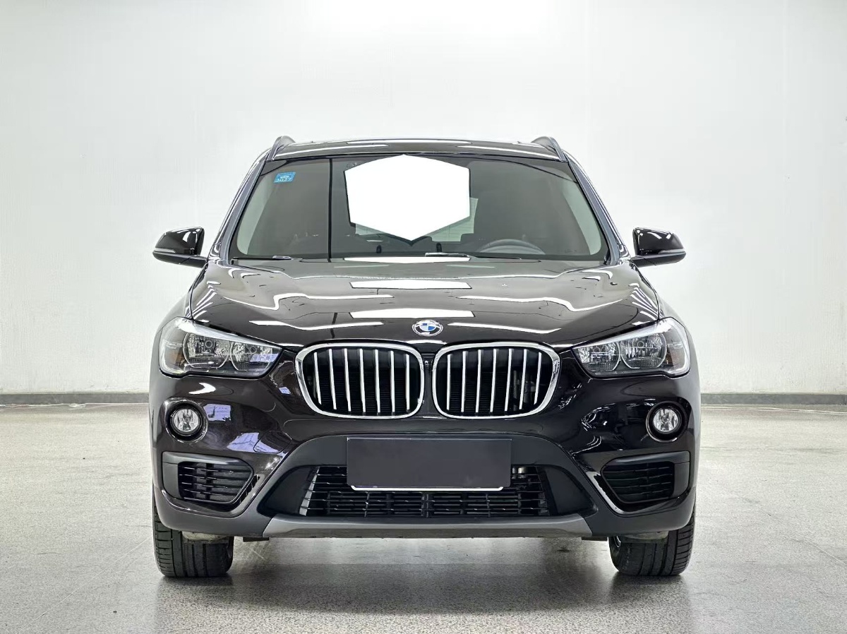 BMW X1 2019 #2 BMW X1 2019 صورة سيارة #2