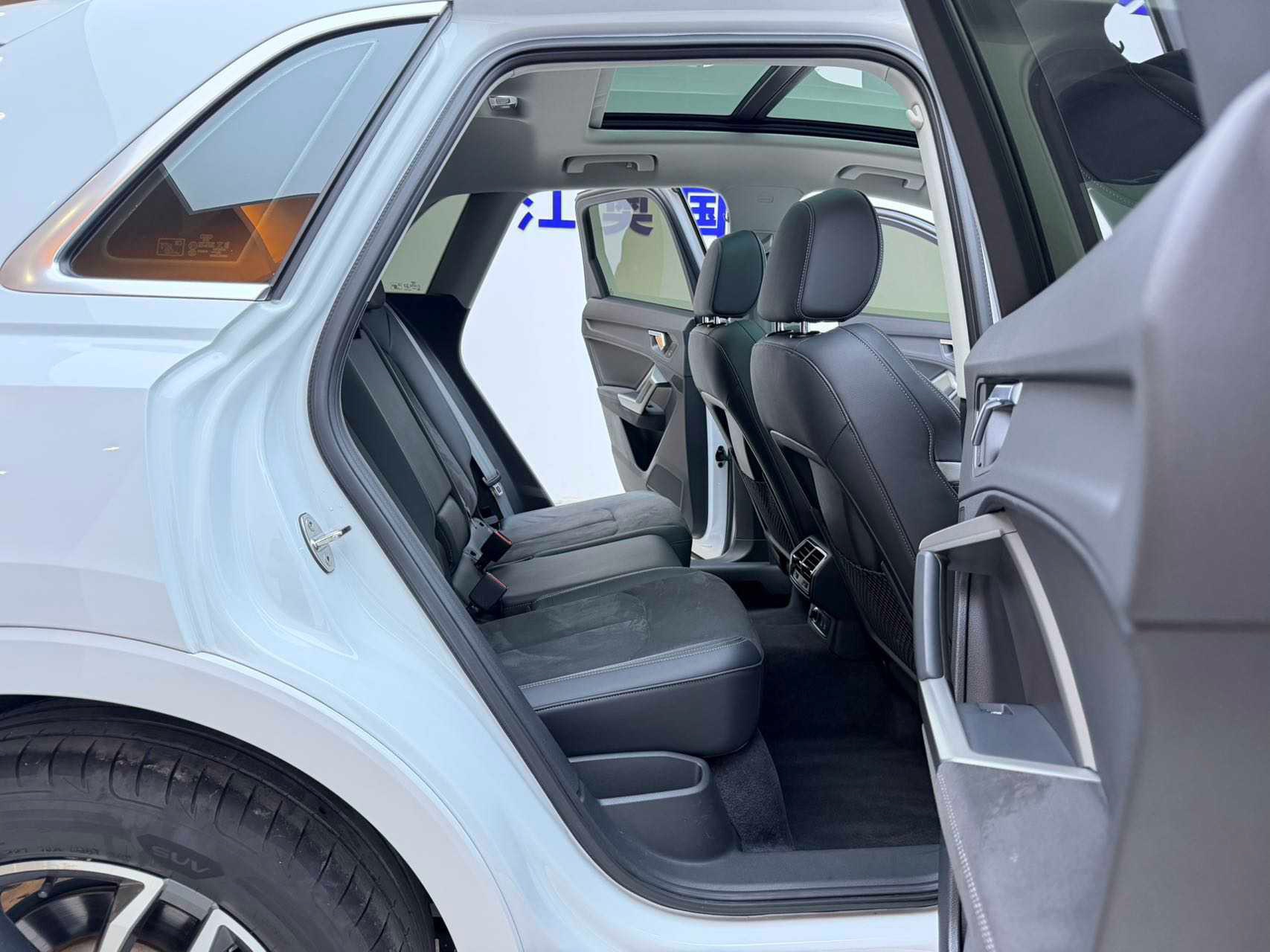 Audi Q3 2022 car image #15