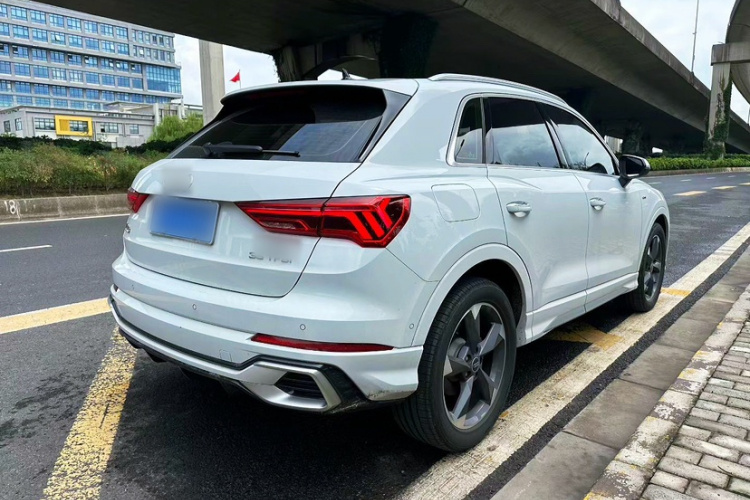 Audi Q3 2024 car image #8
