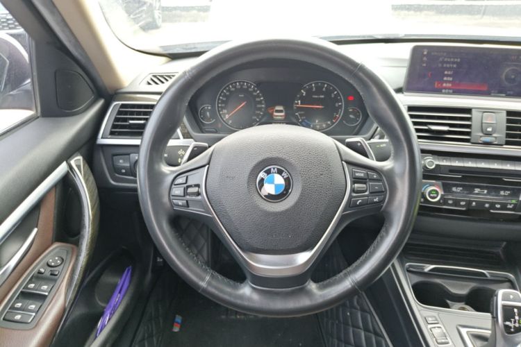 BMW 3 Series 2018 image de voiture #12