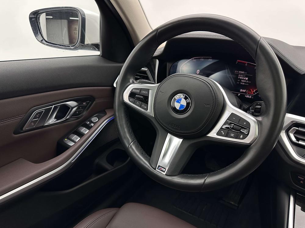 BMW 3 Series 2019 изображение автомобиля #23