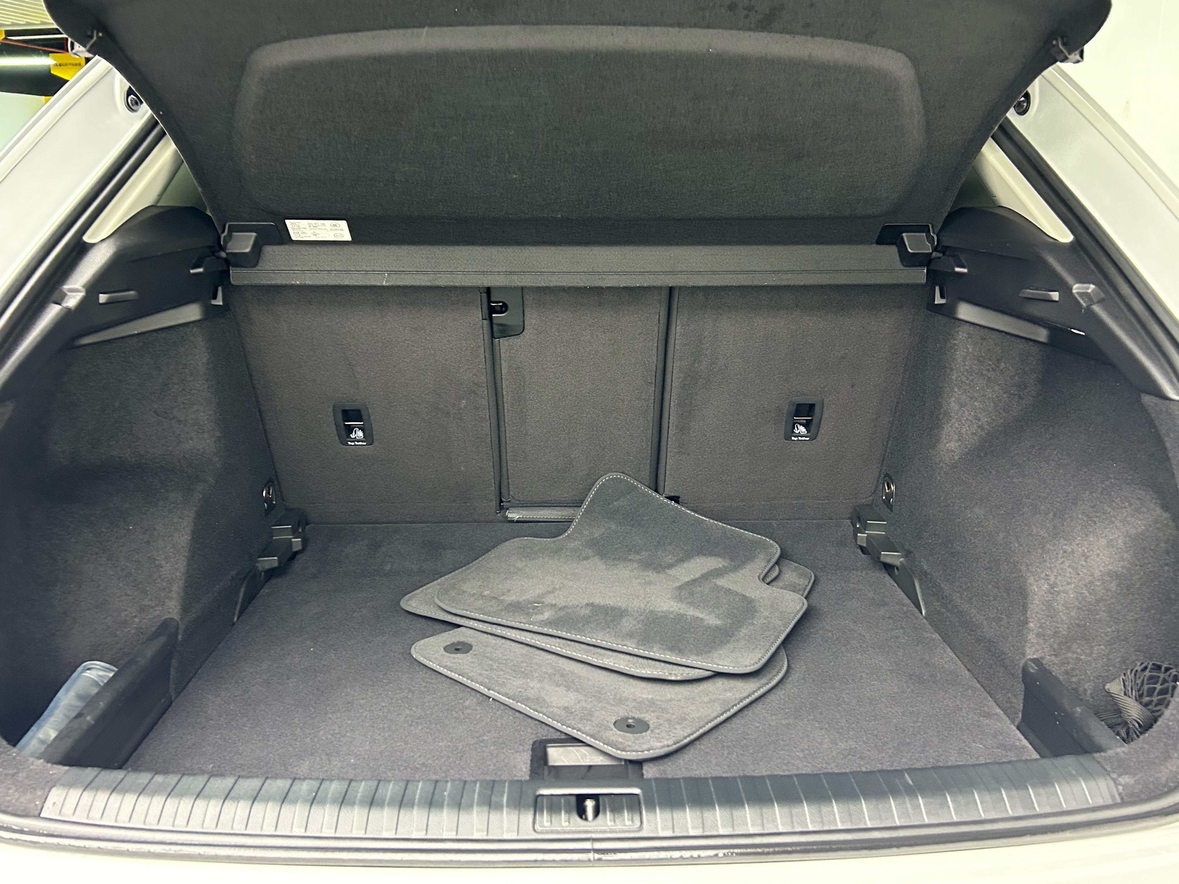 Audi Q3 2020 car image #13