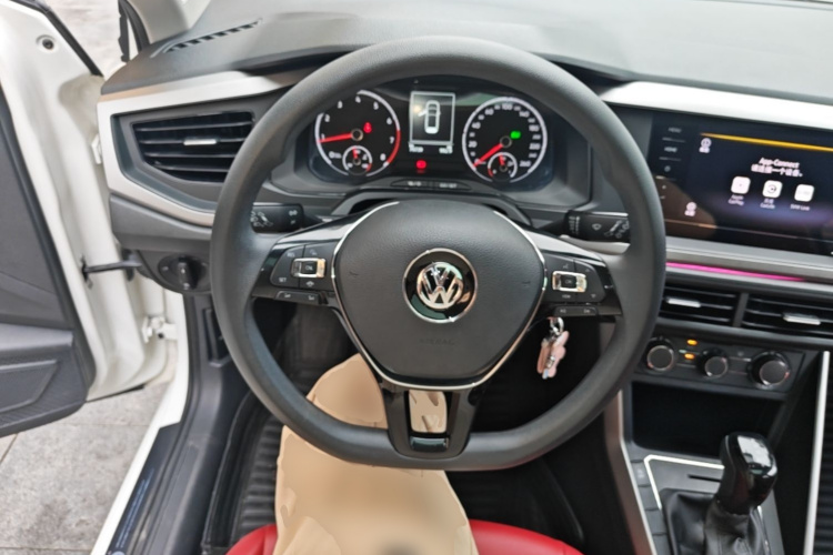 Volkswagen Polo 2021 car image #11