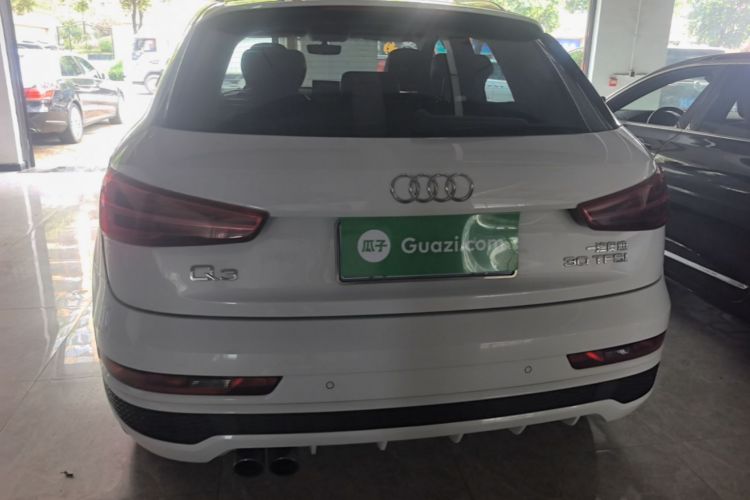 Audi Q3 2019 car image #6
