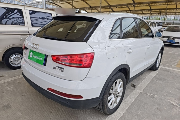 Audi Q3 2015 car image #7