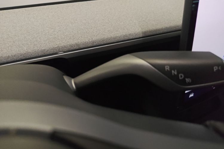 Tesla Model Y 2024 car image #14