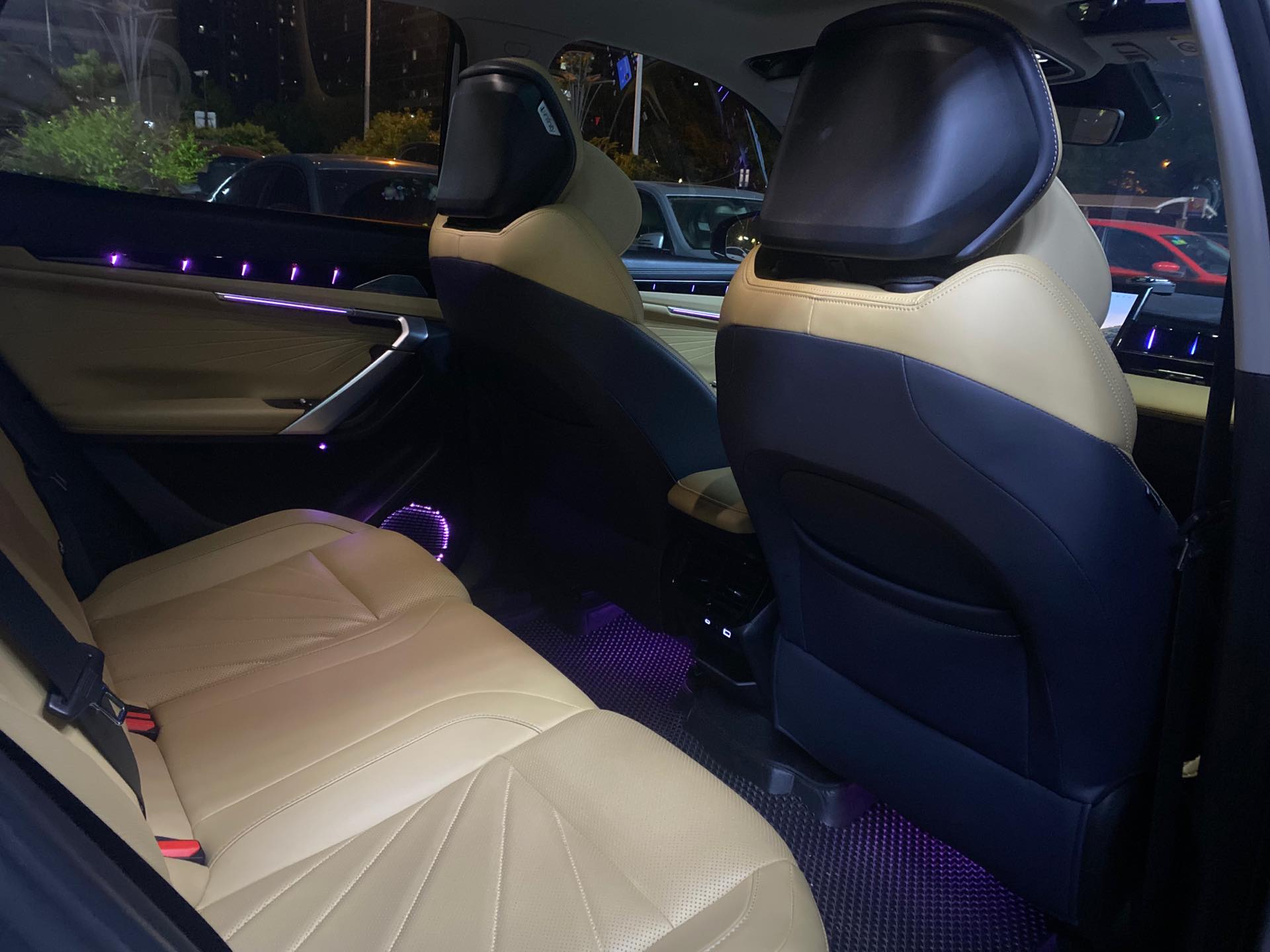 GEELY Boyue L 2022 car image #2