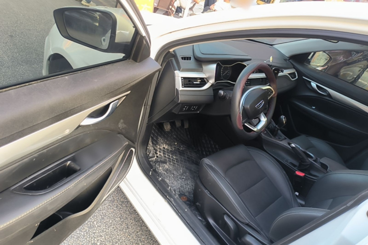 GEELY Emgrand 2021 car image #16