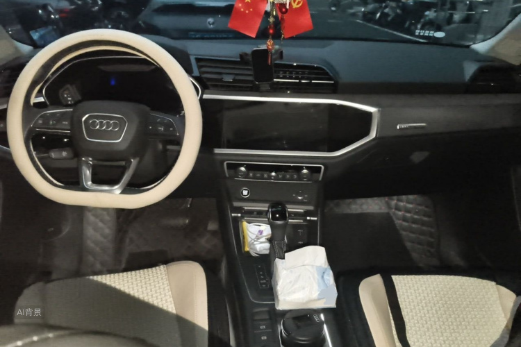 Audi Q3 2022 car image #11