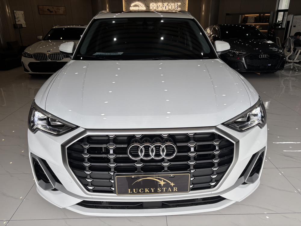 Audi Q3 2022 car image #2