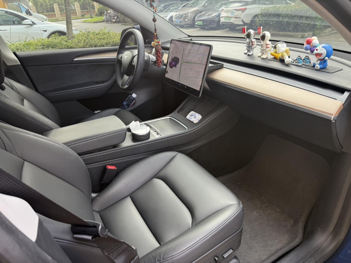 Tesla Model Y 2021 #4 Tesla Model Y 2021 car image #4