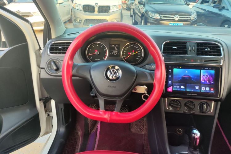 Volkswagen Polo 2015 #11 Volkswagen Polo 2015 car image #11