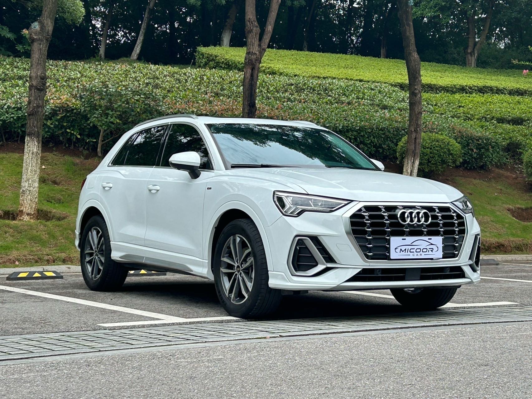 Audi Q3 2022 car image #3