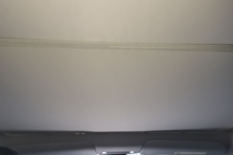 Tesla Model Y 2025 #18 Tesla Model Y 2025 immagine di auto #18