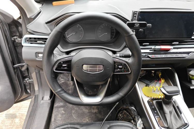 GEELY Emgrand 2025 car image #12