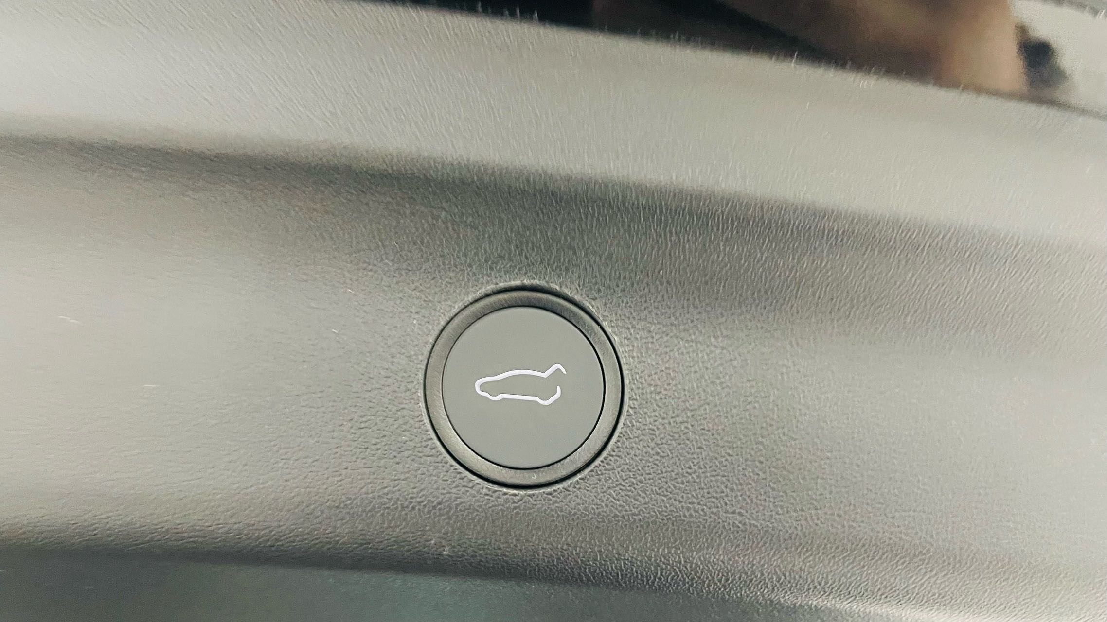 Tesla Model Y 2024 car image #7