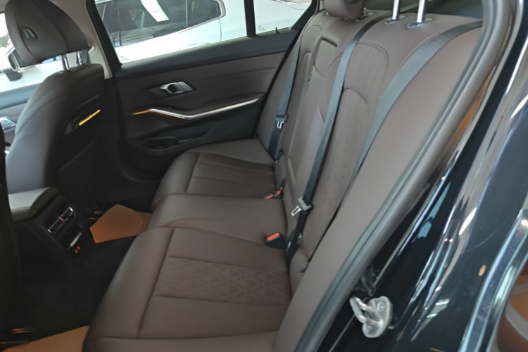 BMW 3 Series 2022 #17 BMW 3 Series 2022 car image #17