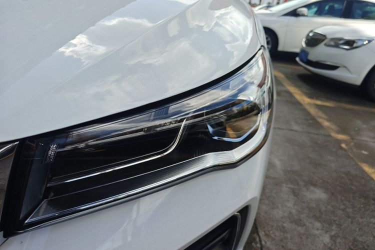 GEELY Emgrand 2023 imagen de coche #24