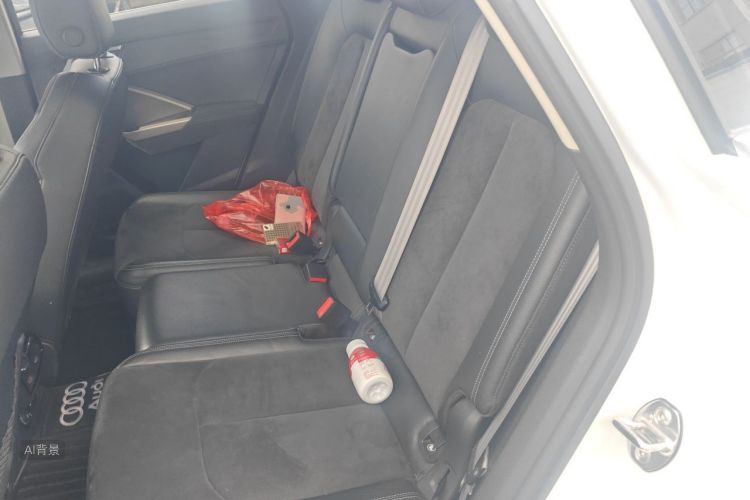 Audi Q3 2020 car image #19