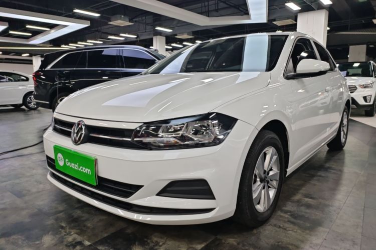 Volkswagen Polo 2022 car image #2