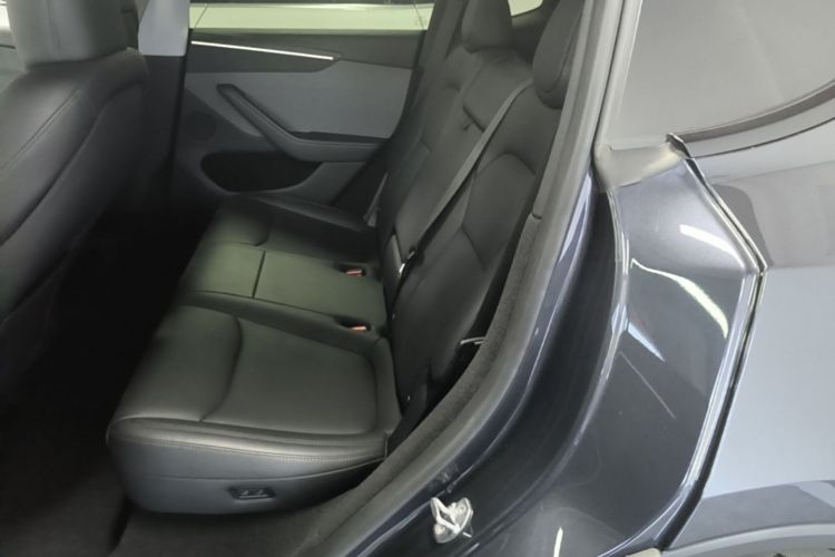 Tesla Model Y 2025 #13 Tesla Model Y 2025 car image #13
