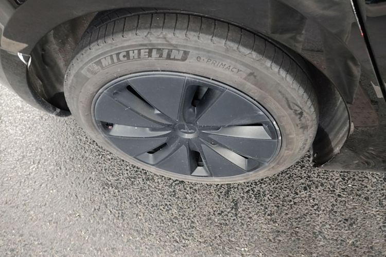 Tesla Model 3 2023 car image #10