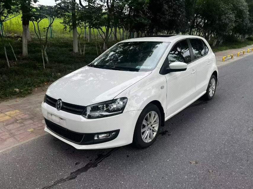 Volkswagen Polo 2013 Volkswagen Polo 2013 car image