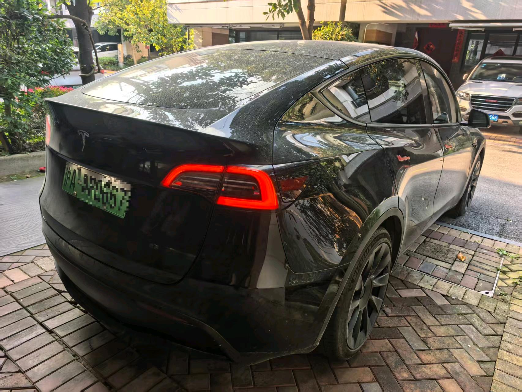 Tesla Model Y 2022 #4 Tesla Model Y 2022 car image #4