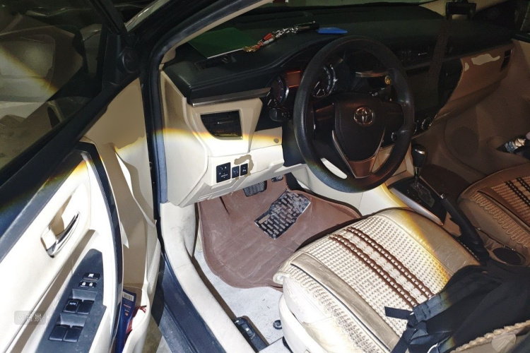 Toyota Corolla 2015 car image #18