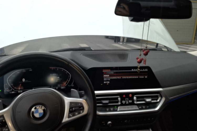 BMW 3 Series 2022 car image #11