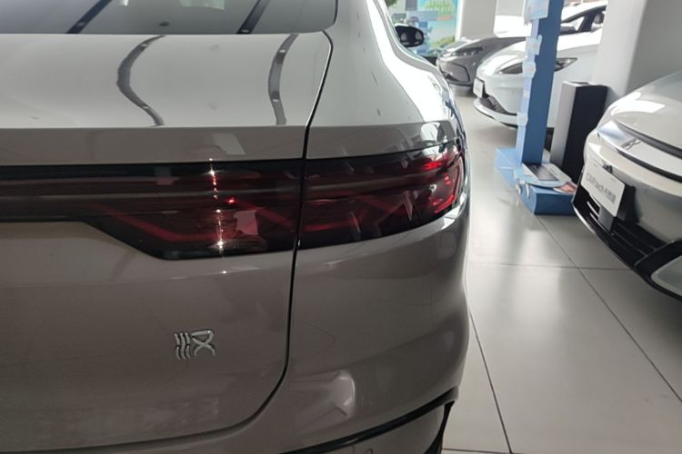 BYD Han 2024 #8 BYD Han 2024 car image #8