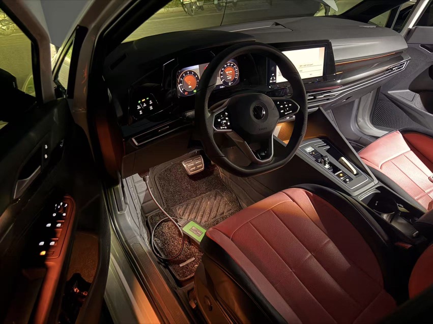 Volkswagen Golf 2023 car image #4