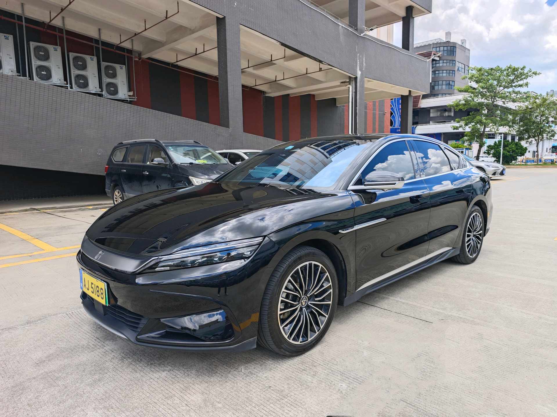 BYD Han 2024 car image 
