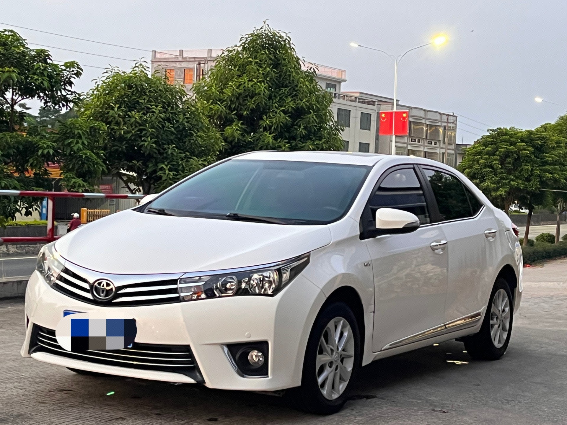 Toyota Corolla 2015 Toyota Corolla 2015 car image