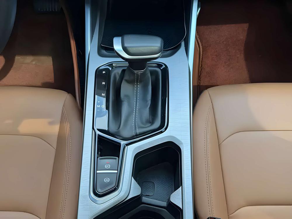 GEELY Emgrand 2024 #9 GEELY Emgrand 2024 car image #9