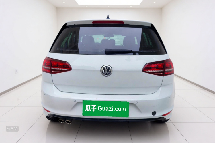 Volkswagen Golf 2018 car image #6