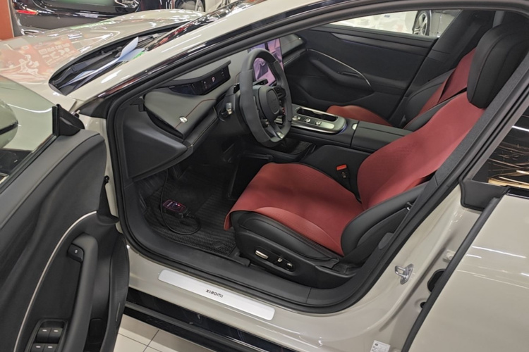 MI SU7 2025 immagine di auto #16