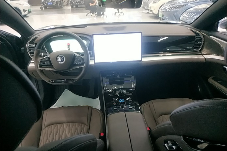BYD Han 2024 car image #11