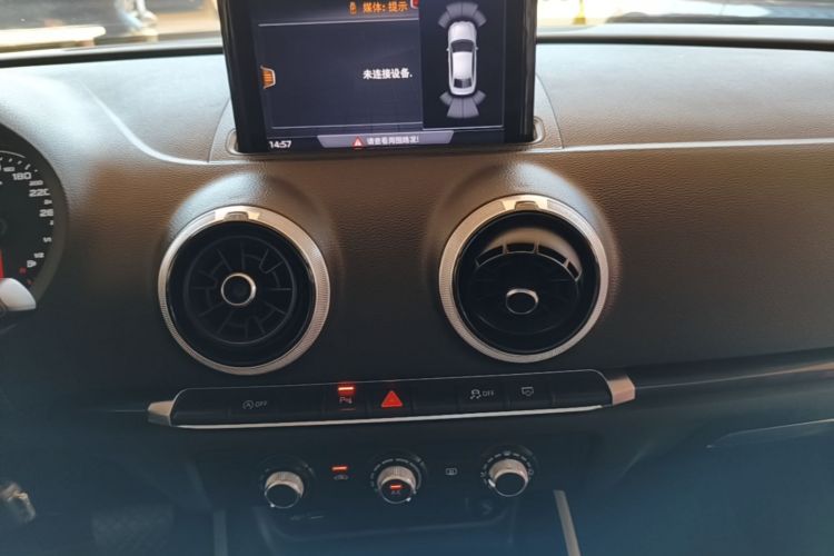 Audi A3 2018 immagine di auto #13