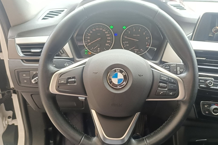 BMW X1 2017 #11 BMW X1 2017 immagine di auto #11