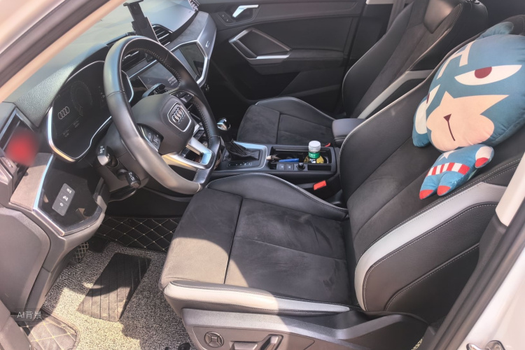 Audi Q3 2021 immagine di auto #17