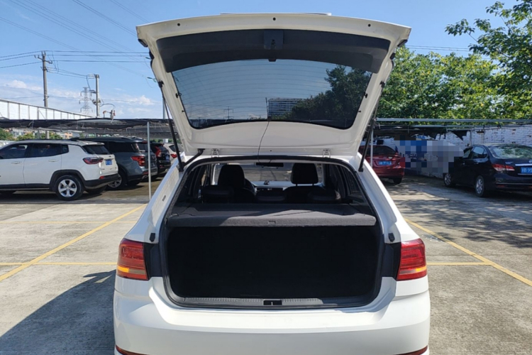 Volkswagen Santana 2021 car image #19