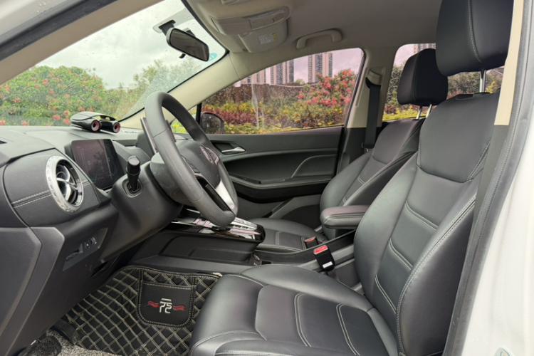 BYD Yuan New Energy 2019 immagine di auto #10