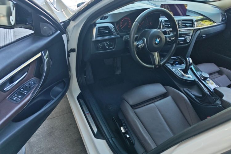 BMW 3 Series 2018 #16 BMW 3 Series 2018 car image #16