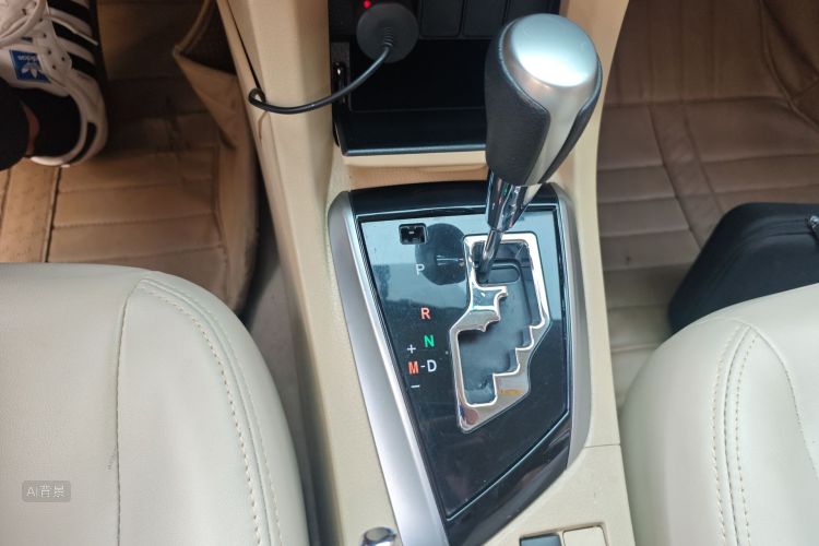 2015 car image #16