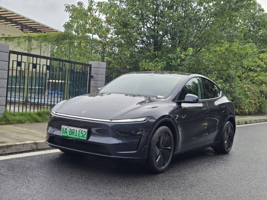 Tesla Model Y 2025 car image 