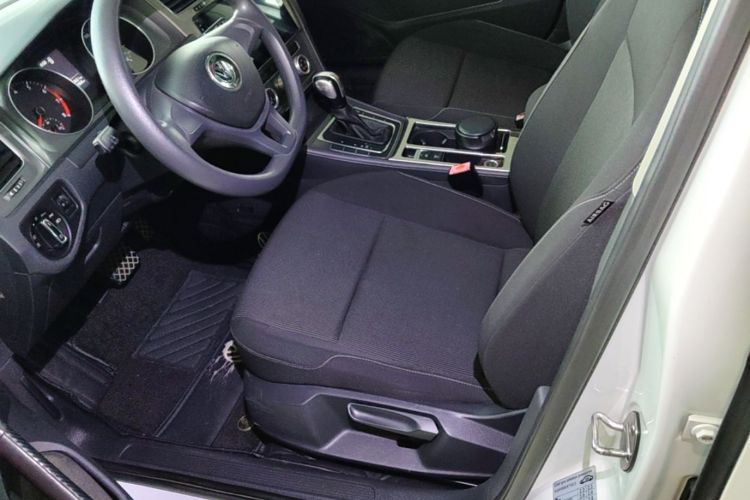 Volkswagen Golf 2015 car image #15